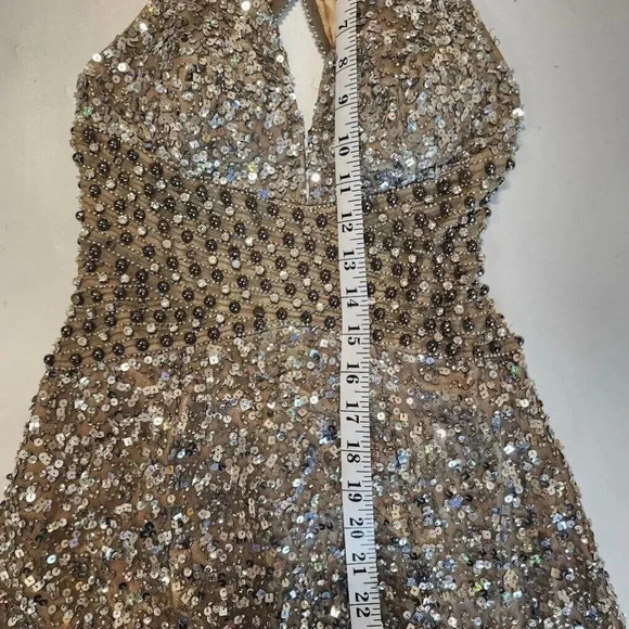 BG Haute Women's Silk V-Neck Silver Floor Length Sequin Evening Gown Size 0 NWOT - Picture 13 of 16